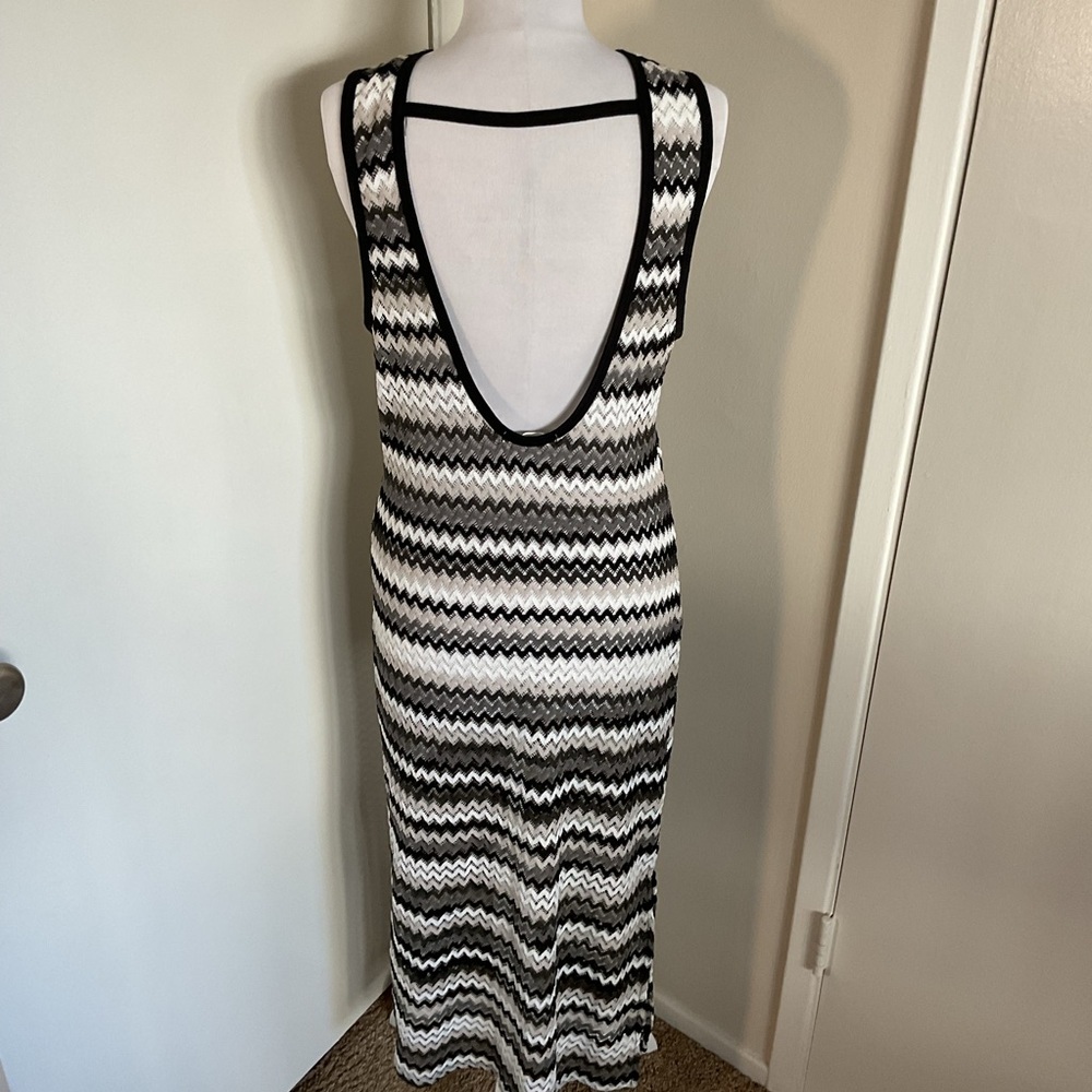 Miken Swim Black and White Zigzag Chevron Maxi Coverup Size XL See Thru - Picture 7 of 8